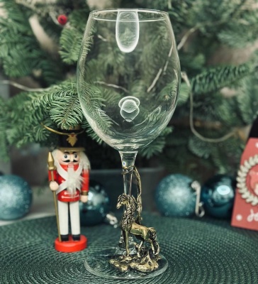 Бокал для вина со статуэткой Лошадь в картонной коробке