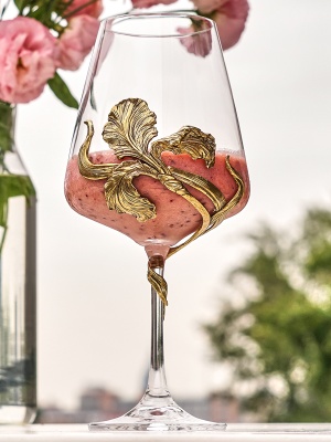 Бокал для вина "Ирис" в подарочной коробке