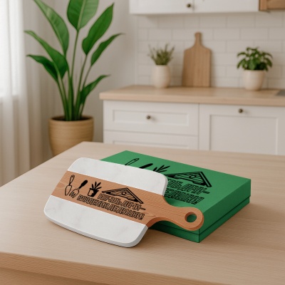 Разделочная доска подарочная "Король дачи - владения дедушки" в подарочной коробке