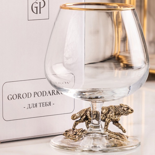 Подарочный бокал для коньяка "Волк" в картонной коробке