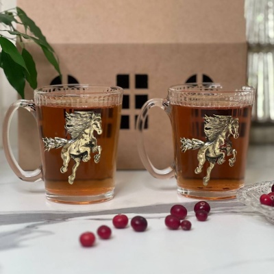 Набор из 2-х чашек с накладками Огненный Конь в упаковке Домик