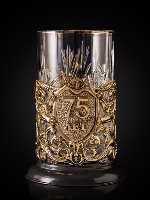 Подстаканник ручной работы С Юбилеем 75 лет в черной подарочной упаковке