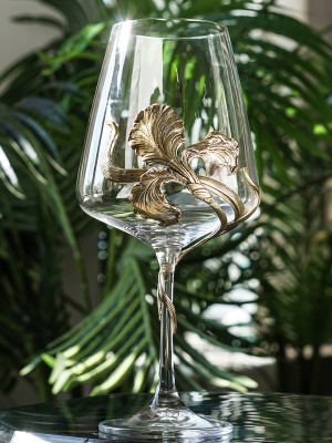 Бокал для вина "Ирис" в подарочной коробке