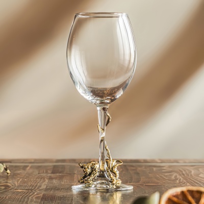 Бокал для вина "Телец" в картонной коробке