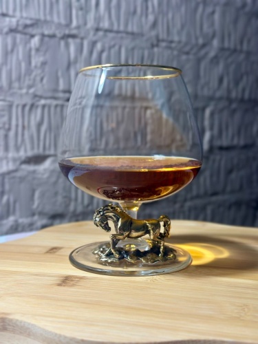 Бокал для коньяка символ года Лошадь в черной коробке