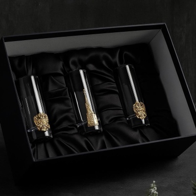 Набор из 3-х стопок с накладками Герб РФ 2 шт. + Кремль в черной подарочной коробке