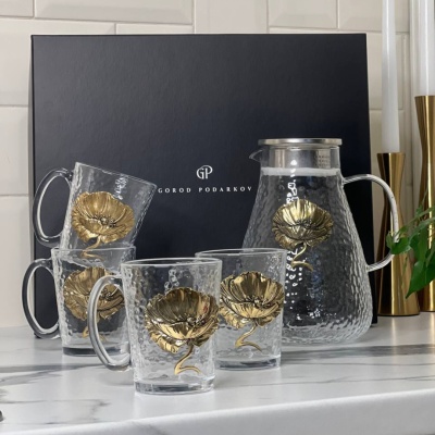 Чайный набор Цветочная коллекция. Маки: чайник , 4 кружки с накладками Мак в черной коробке