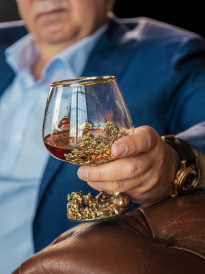 Бокал для коньяка Львица со львятами 420 мл в подарочной коробке