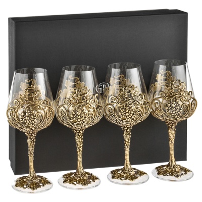 Набор 4 бокала для вина "Лоза Роял",в черной подарочной упаковке.