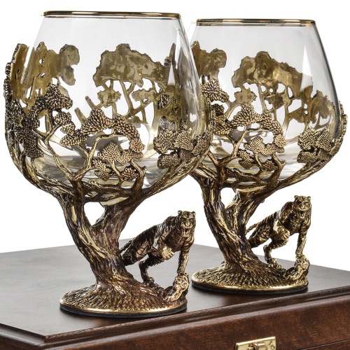 Набор 2 бокала для коньяка "Тигр", в шкатулке из массива дерева