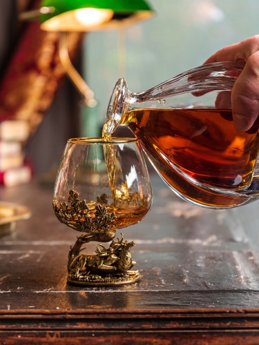 Бокал для коньяка Охота на Оленя 420 мл в подарочной коробке