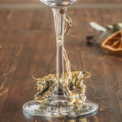 Бокал для вина "Телец" в картонной коробке