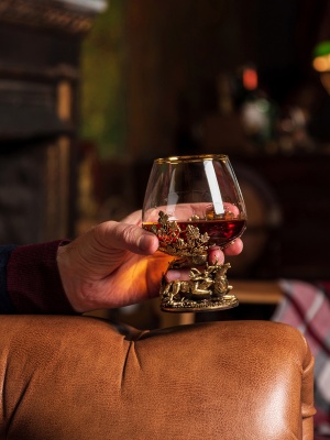 Бокал для коньяка Охота на Оленя 420 мл в подарочной коробке