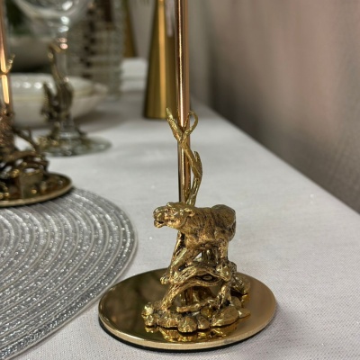 Подсвечник металлический малый Львица в транспортной коробке