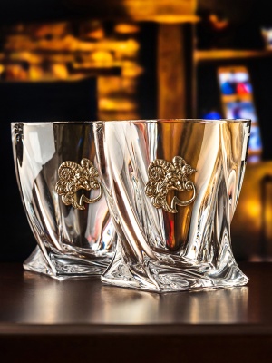 Набор из 2х бокалов для виски Квадро с накладкой "Овен", камни охлаждающие 4шт,  упаковка Mr Whiskey, ложемент коричневый атлас