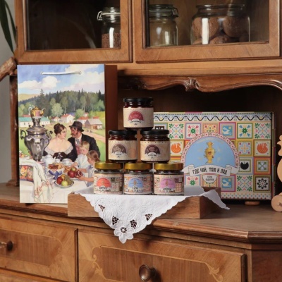 Подарочный набор чая 3 вида ассорти, варенье, джем, грецкий орех