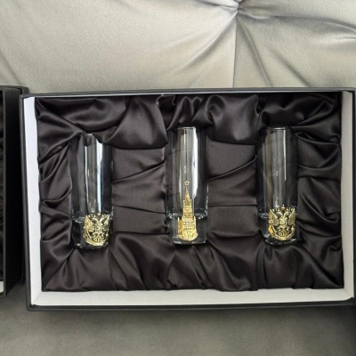 Набор из 3-х стопок с накладками Герб РФ 2 шт. + Кремль в черной подарочной коробке