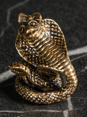 Статуэтка "Змея" с бантом, в пакете/блистере.