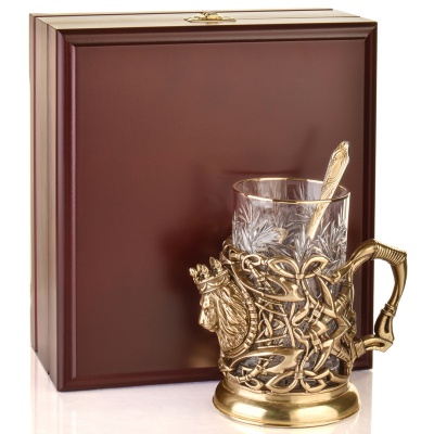 Подстаканник ручной работы "Лев", в шкатулке из массива