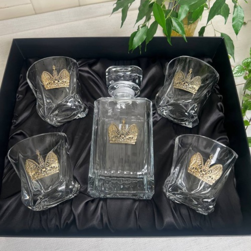 Набор со штофом Корона: Штоф Таймлесс, 4 бокала для виски с накладками в черной коробке