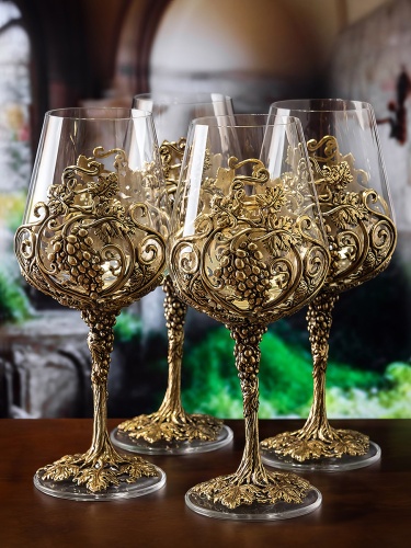 Набор 4 бокала для вина "Лоза Роял",в черной подарочной упаковке.