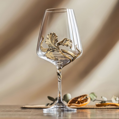 Бокал для вина "Ирис" в подарочной коробке