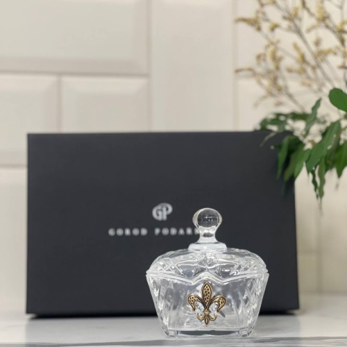 Шкатулка Королевская лилия с накладкой Лилия в черной подарочной коробке