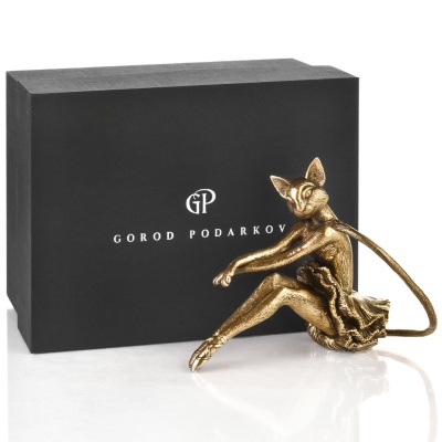 Статуэтка "Кошка"(латунь),  в коробке из дизайнерского картона
