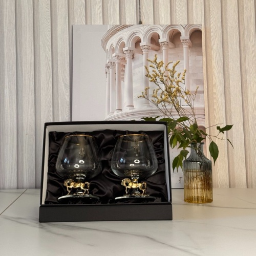 Набор из 2-х бокалов для коньяка со статуэткой Лошадь в черной подарочной коробке