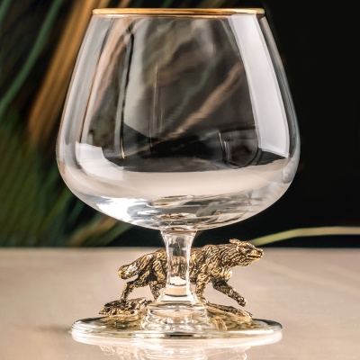 Подарочный бокал для коньяка "Волк" в подарочной коробке