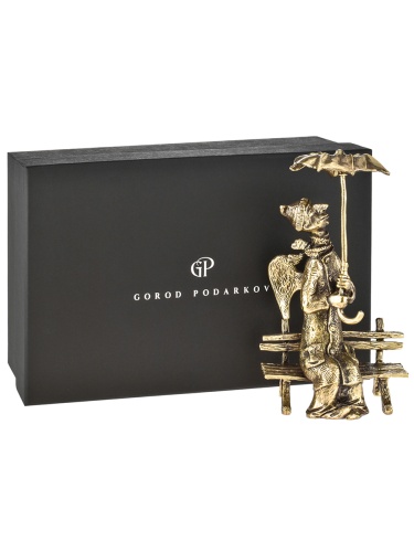 Статуэтка "Ангел с зонтом", в черной подарочной упаковке.